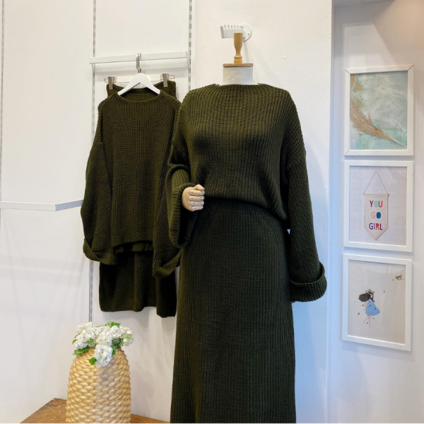Khaki green magnolia knitwear suit