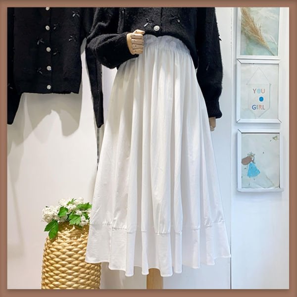 Weißer Popelinerock mit Nähten