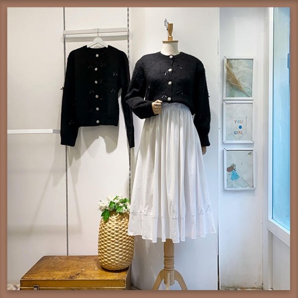 Weißer Popelinerock mit Nähten