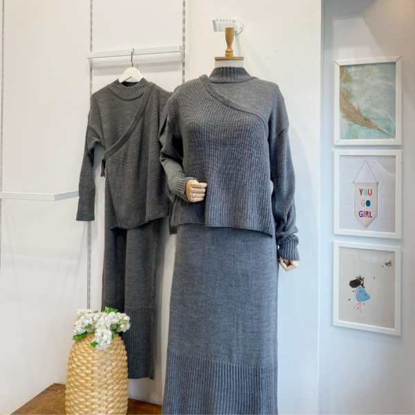 GRİ SÜVETERLİ TRİKO ELBİSE