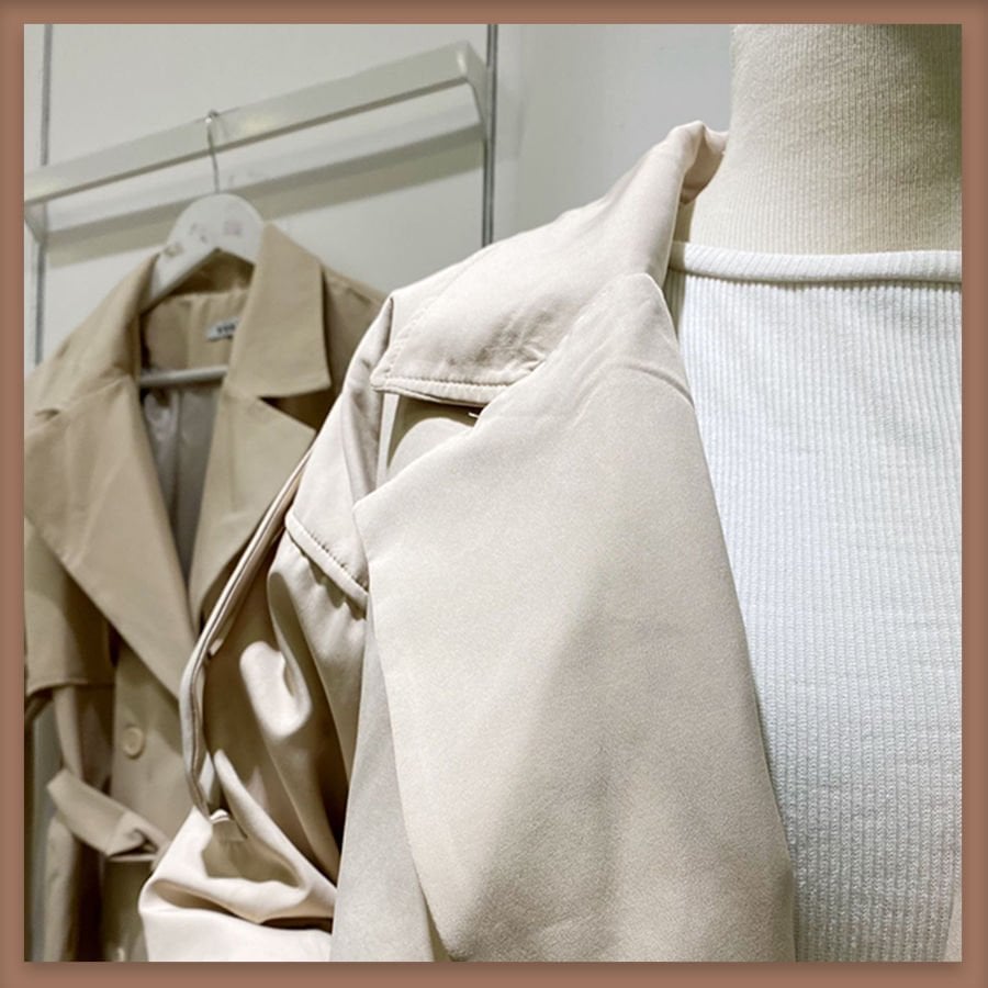 Bej omuz detaylı chaud trençkot