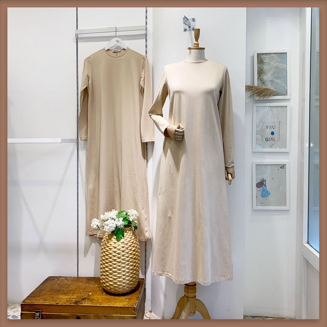 KREM UZUN KOLLU PENYE ELBİSE İÇLİK