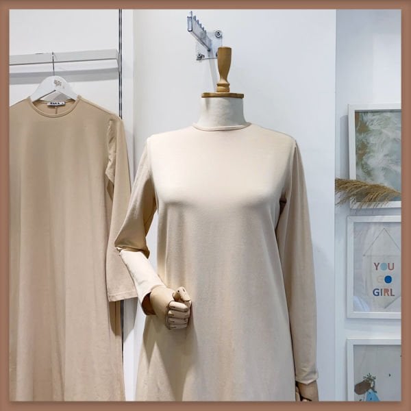 KREM UZUN KOLLU PENYE ELBİSE İÇLİK