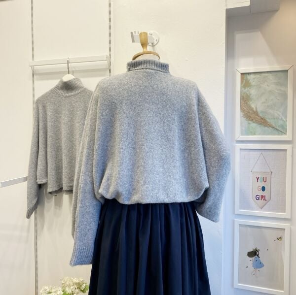 Gri Yumuşak Dokulu Yarasa Kol Kazak