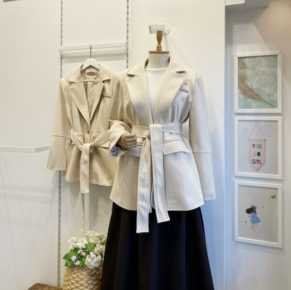 Ekru Svala Cep Detaylı Süet Ceket