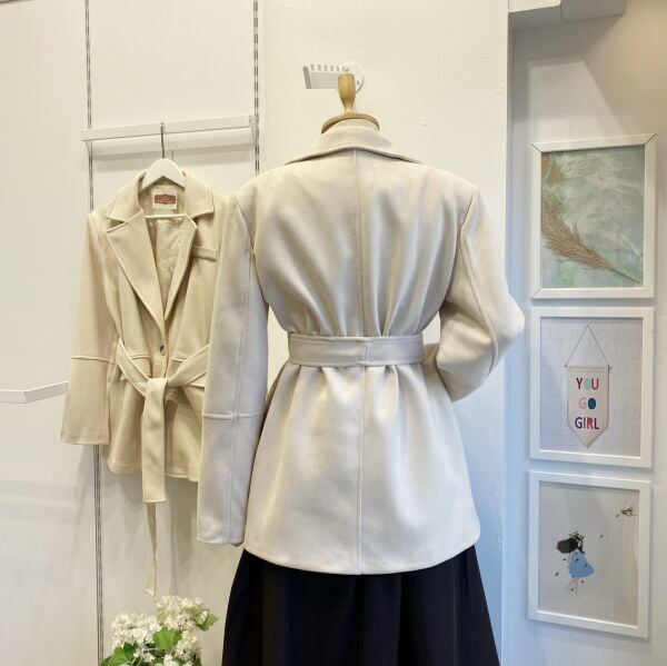 Ekru Svala Cep Detaylı Süet Ceket