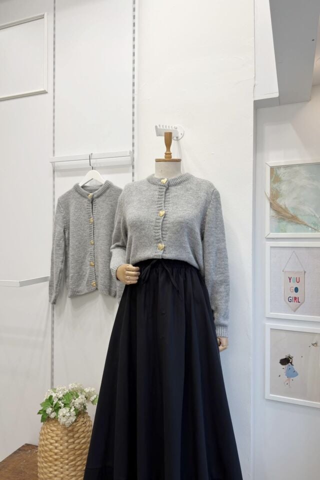 Gri Kalp Düğmeli Hırka