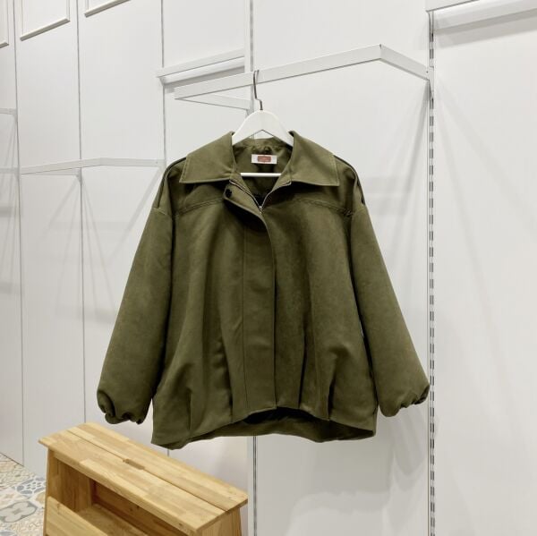 Haki Yeşili Fular Detaylı Süet Bomber Ceket