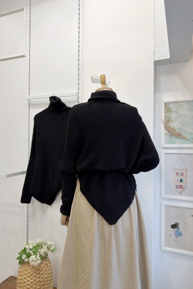 Siyah Asimetrik Kesim Triko Kazak