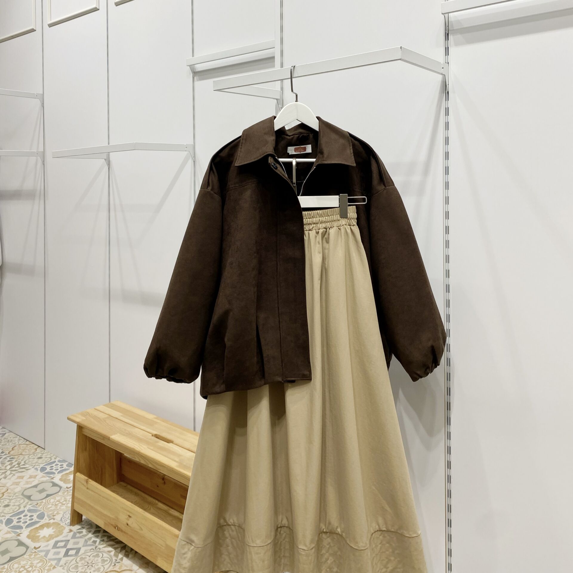 Acı Kahve Fular Detaylı Süet Bomber Ceket