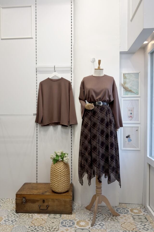 Kahverengi Çizgi Desenli Asimetrik Şifon Etek