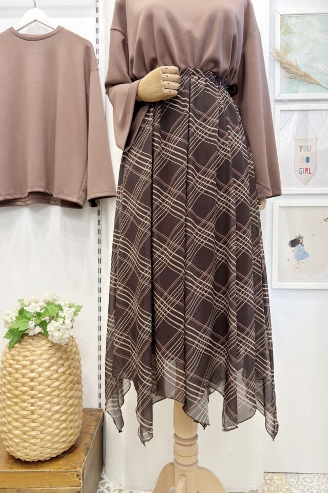 Kahverengi Çizgi Desenli Asimetrik Şifon Etek