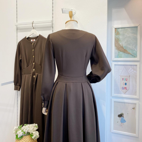 Kahverengi Gold Düğmeli Scuba Elbise