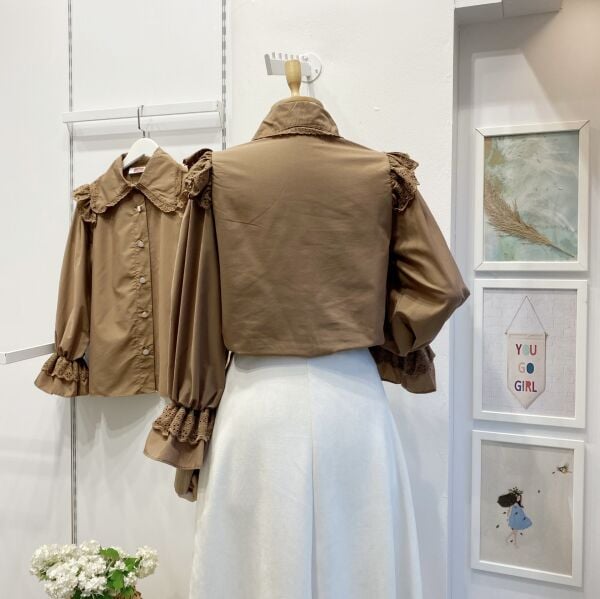 Omzu Fisto Volanlı Kahverengi Gömlek