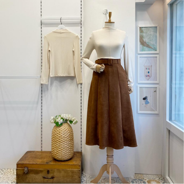 Taba Kemerli Dikiş Detaylı Süet Etek