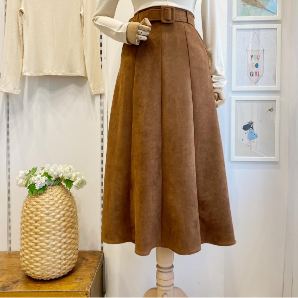 Taba Kemerli Dikiş Detaylı Süet Etek