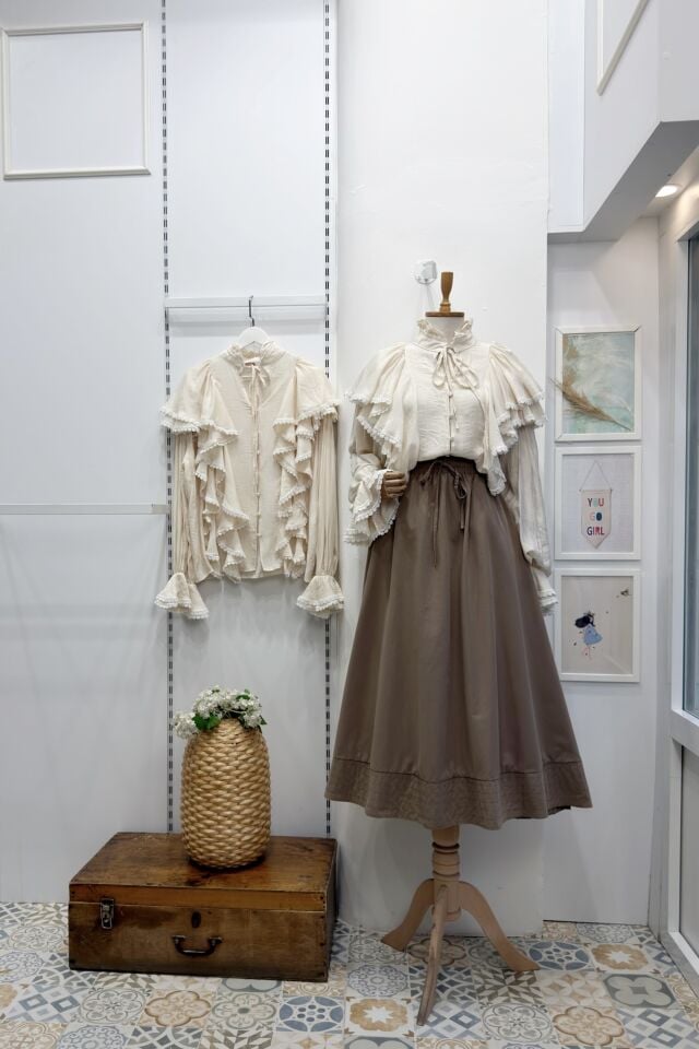 Fisto Volanlı Krem Lunella Gömlek