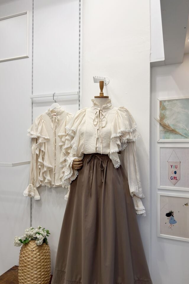 Fisto Volanlı Krem Lunella Gömlek