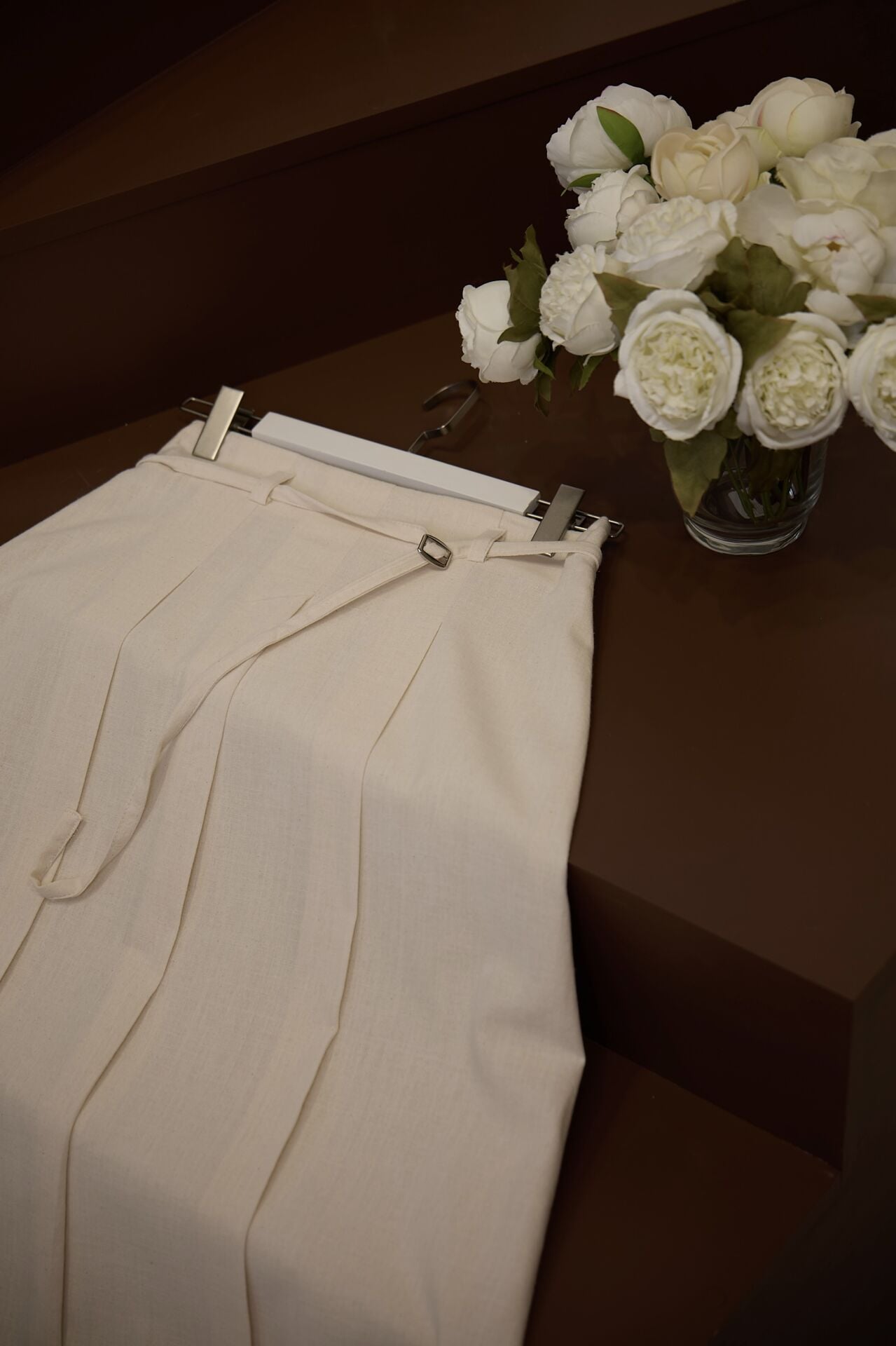 Krem Pile Detaylı Keten Etek