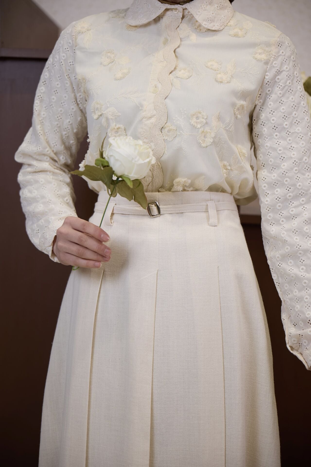 Krem Pile Detaylı Keten Etek