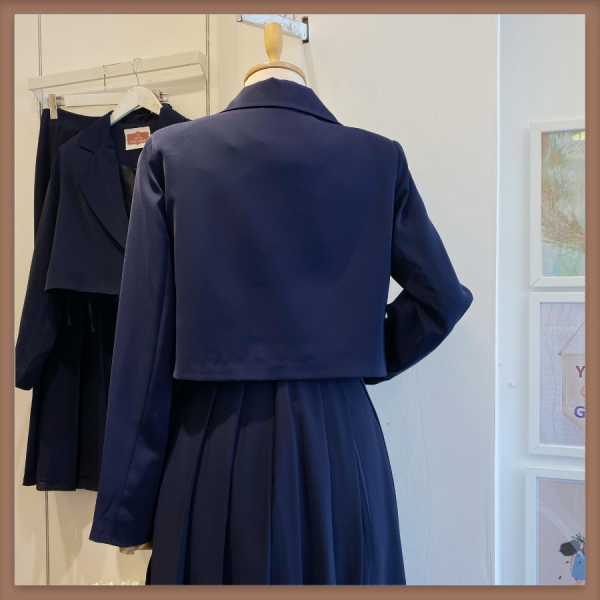 Lacivert Ceketli Cupra Takım