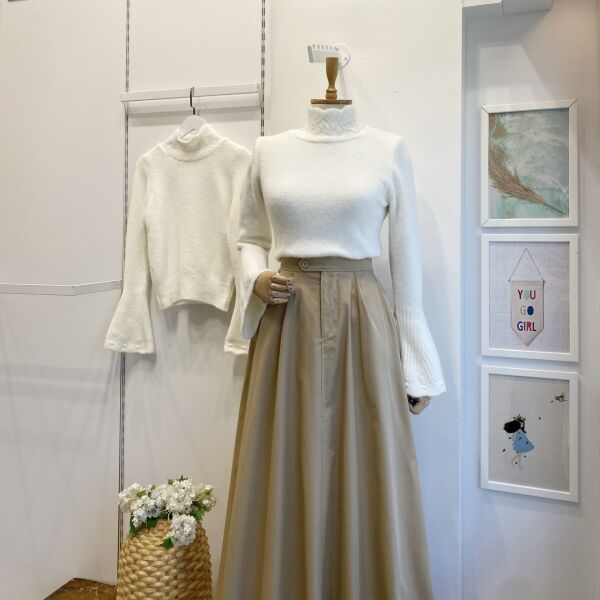 Beyaz Kol Detaylı Crimson Kazak