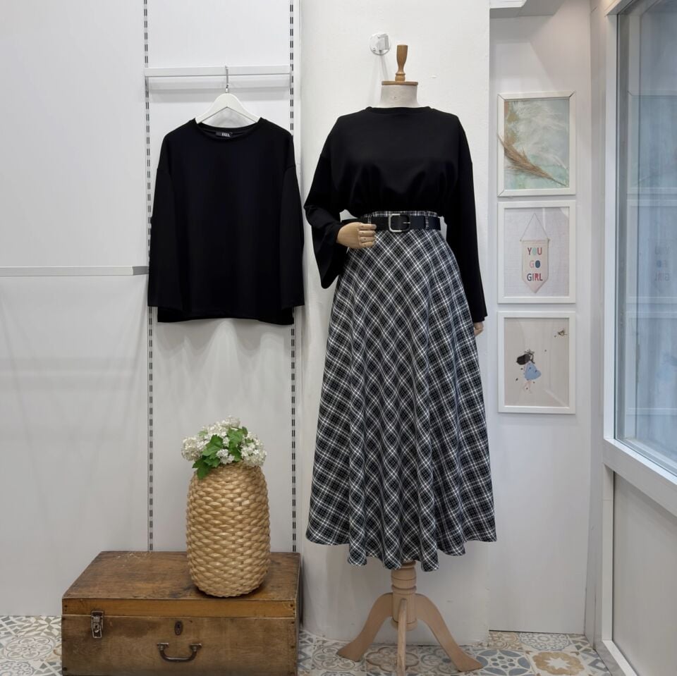 Siyah Kemerli Tüvit Kumaş Etek