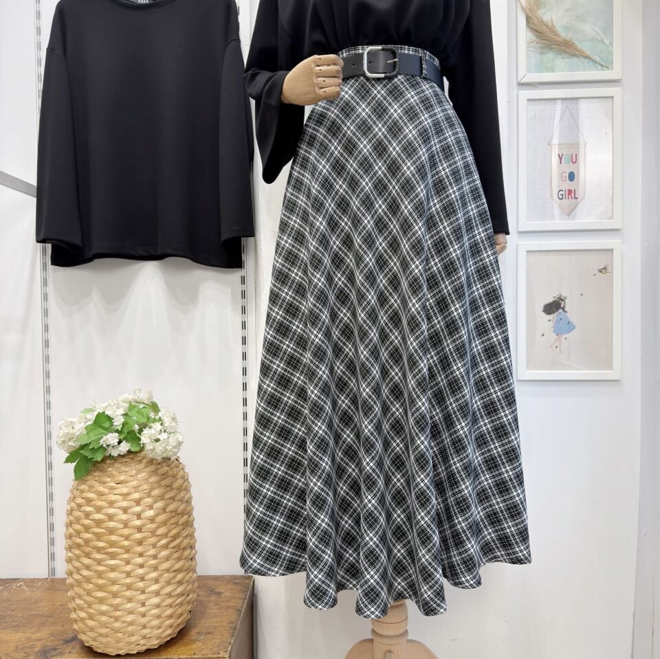 Siyah Kemerli Tüvit Kumaş Etek