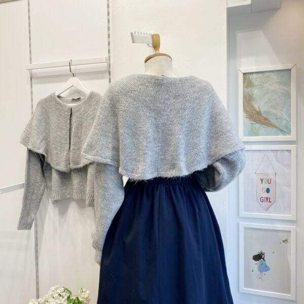 Gri Yaka Detaylı Triko Kazak