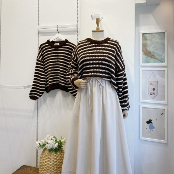 Kahverengi Çizgili Triko Kazak