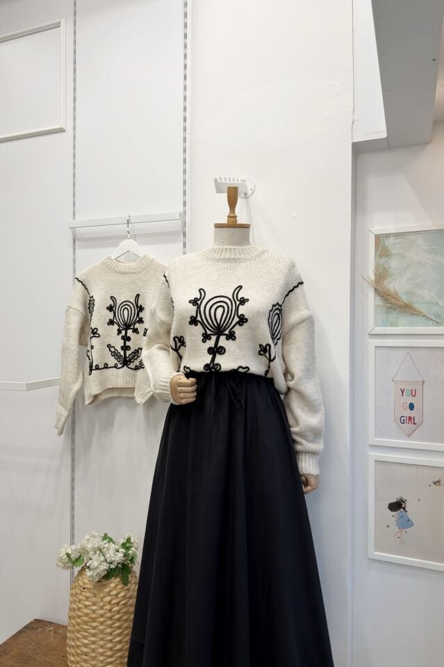 Krem Nakışlı Aveline Kazak