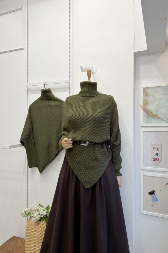 Haki Yeşili Asimetrik Kesim Triko Kazak