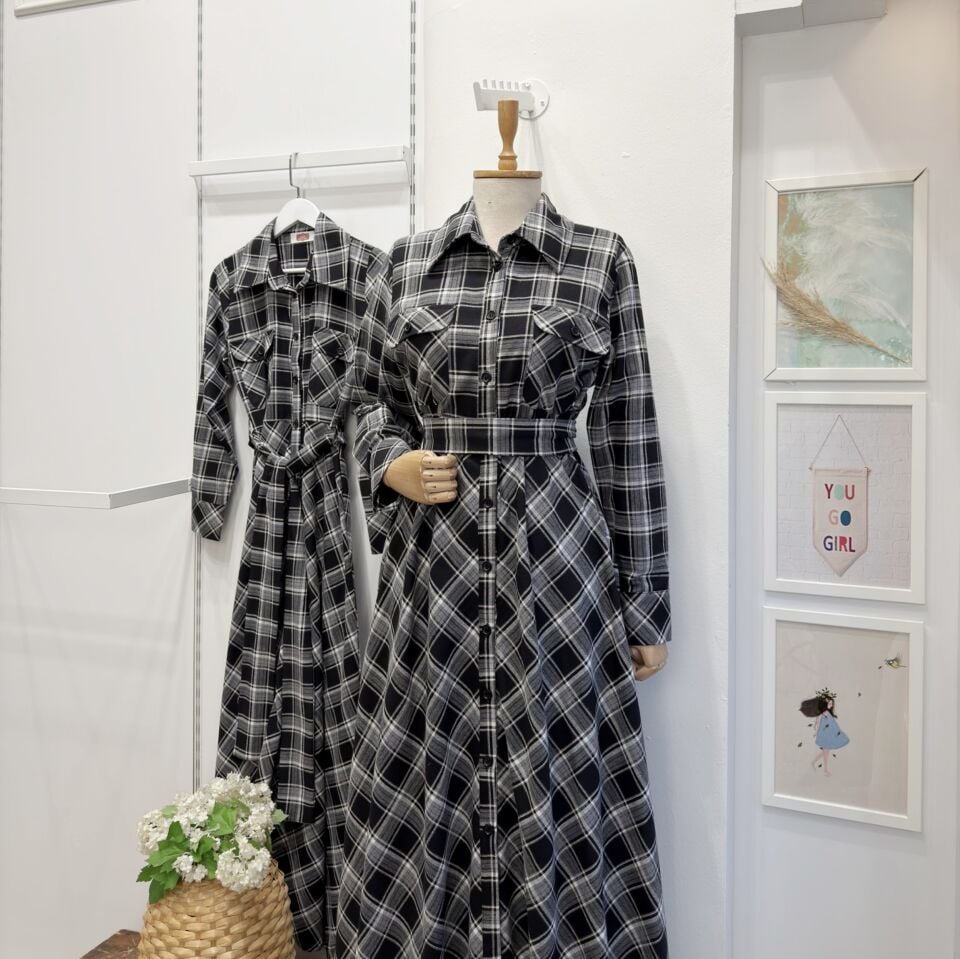 Siyah Ekose Desenli Kuşak Detaylı Elbise