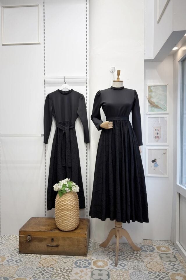 Siyah Tafta Etekli Scuba Elbise