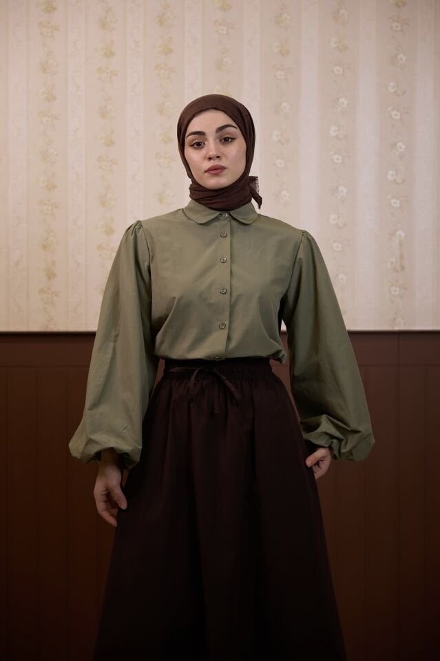 Haki Yeşili Bebe Yaka Balon Kol Poplin Gömlek