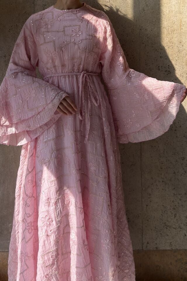 Pembe Nakışlı Calina Elbise