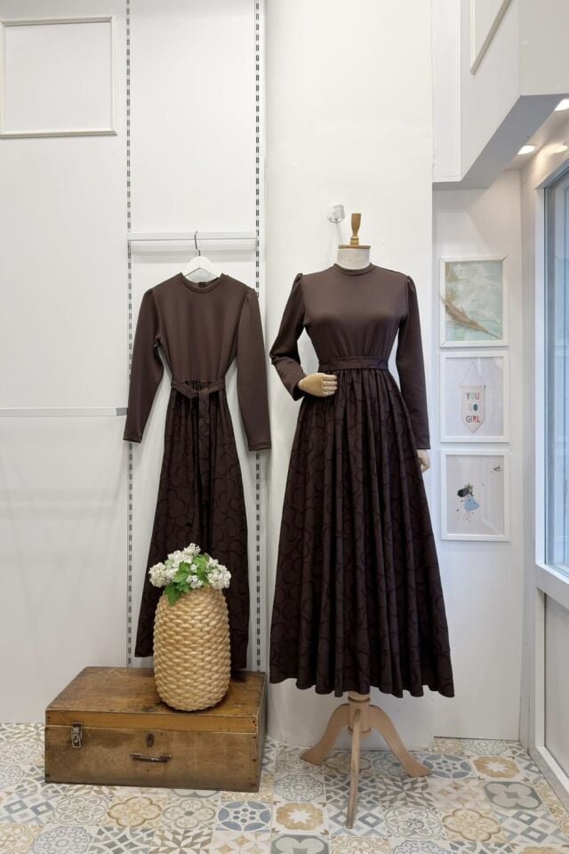 Kahverengi Tafta Etekli Scuba Elbise