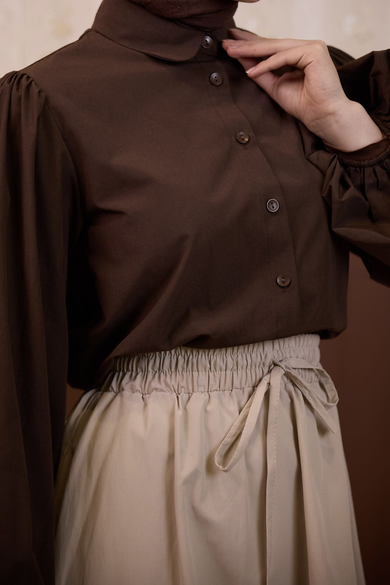 Kahverengi Bebe Yaka Balon Kol Poplin Gömlek