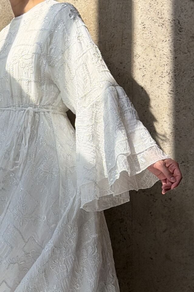 Beyaz Nakışlı Calina Elbise