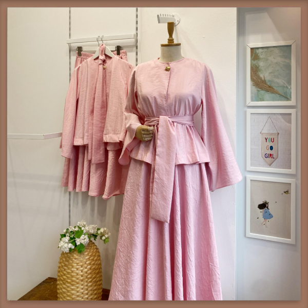 Pembe Kuşaklı Claire Takım
