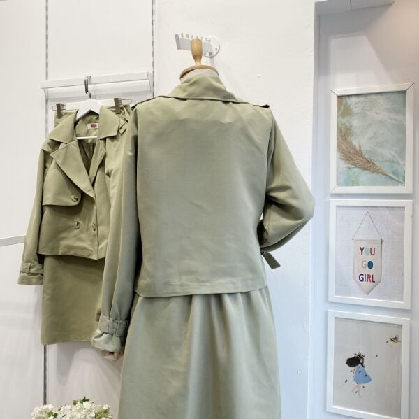 Çağla Yeşili Anvelop Etekli Trenç Takım