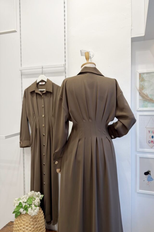 Koyu Vizon Gold Düğmeli Bel Detaylı Crep Elbise