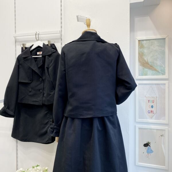 Siyah Anvelop Etekli Trenç Takım