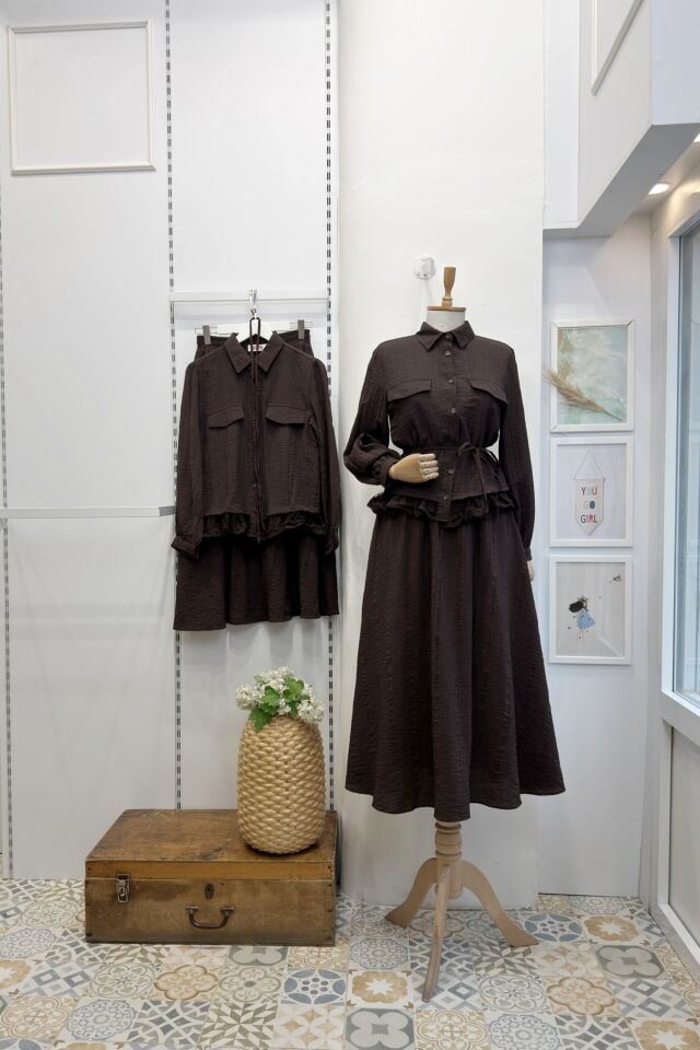 Kahverengi Kırinkıl Kumaş Dantel Detaylı Takım