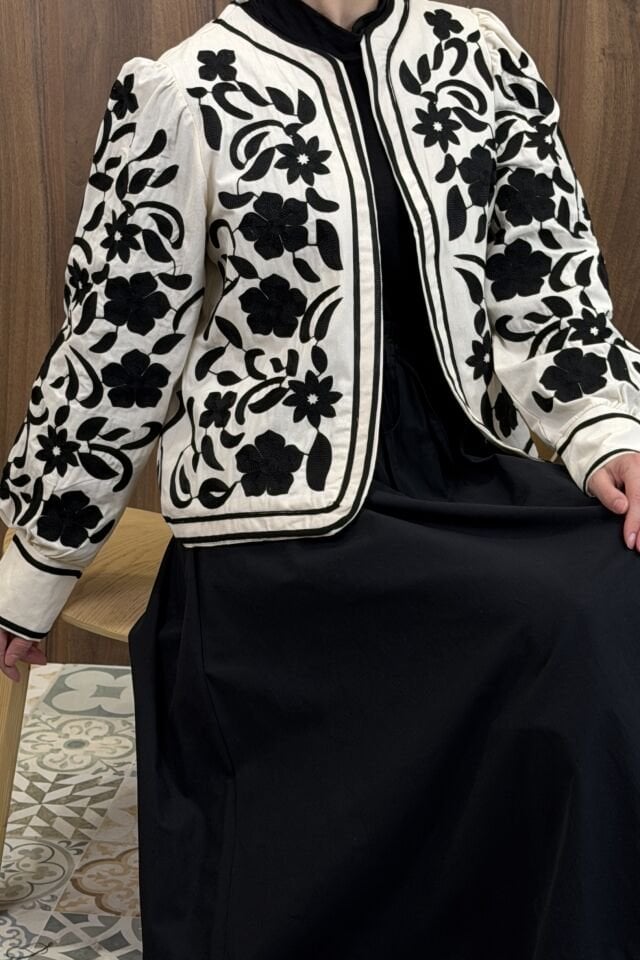 Beyaz Nakışlı Luvina Ceket