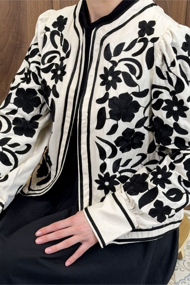 Beyaz Nakışlı Luvina Ceket