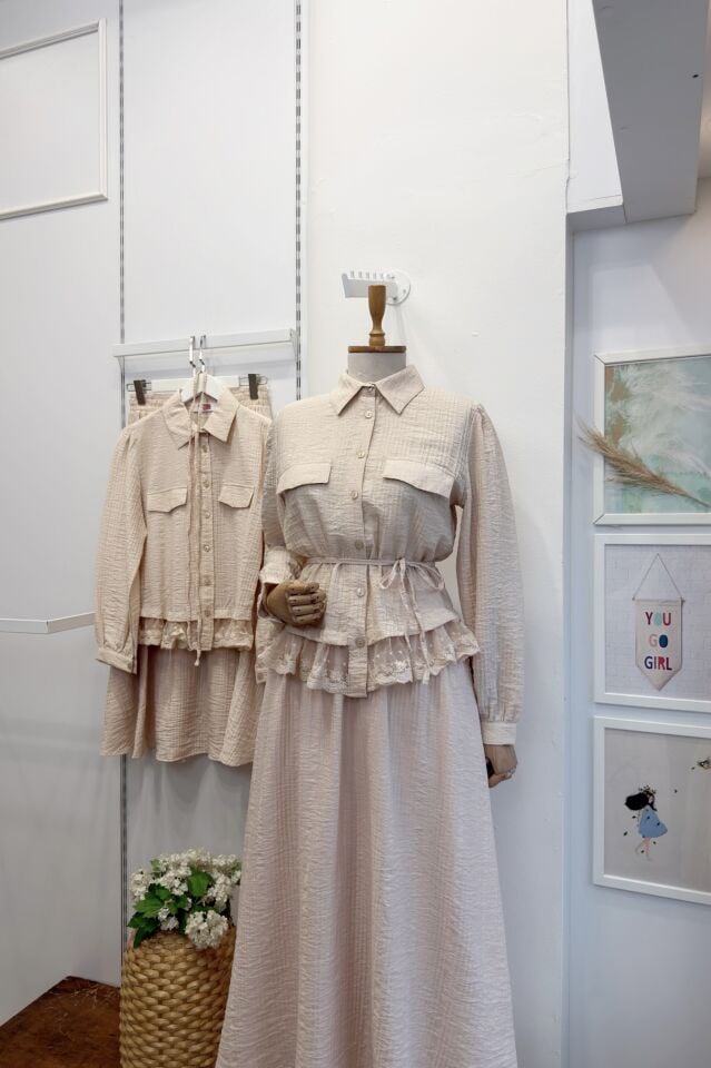 Bej Kırinkıl Kumaş Dantel Detaylı Takım