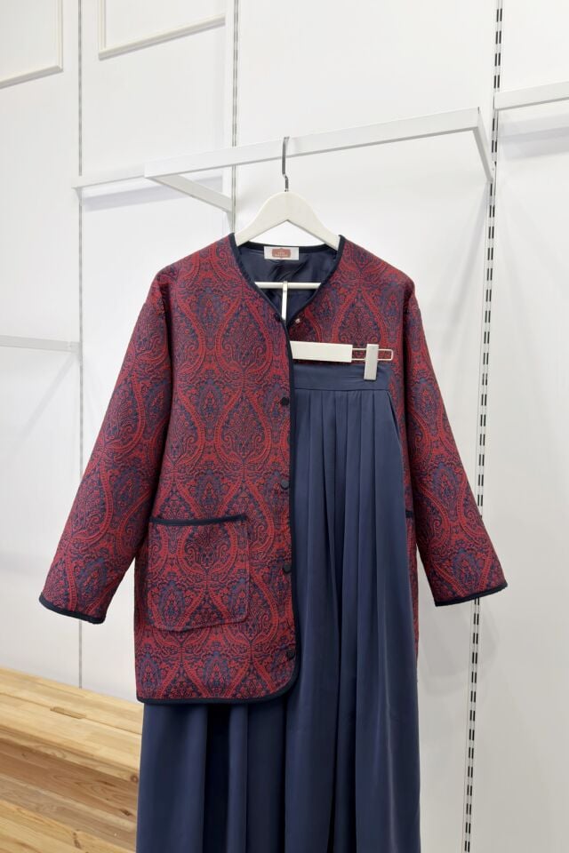 Kırmızı Kaşmir Desenli Kapitone Ceket