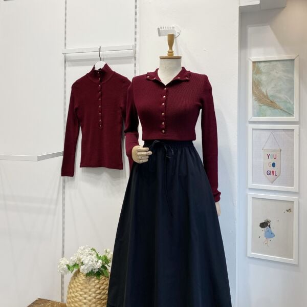 Vişne Dik Yaka Düğmeli Triko Bluz