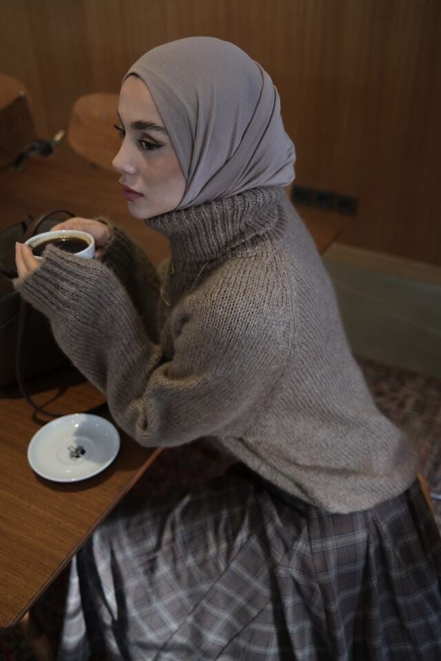 Faya Girls x Vizon Dusty Balıkçı Yaka Kazak